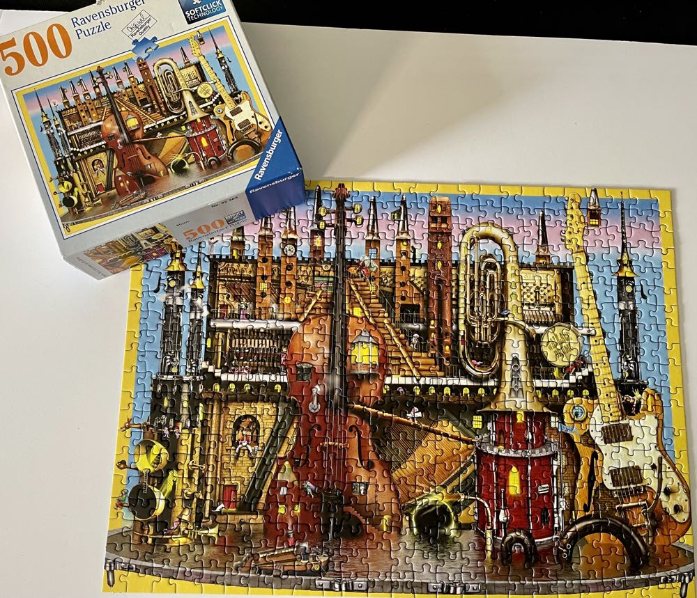 Music Castle - Ravensburger puzzle collectible [Barcode 4005556822638] - Main Image 3