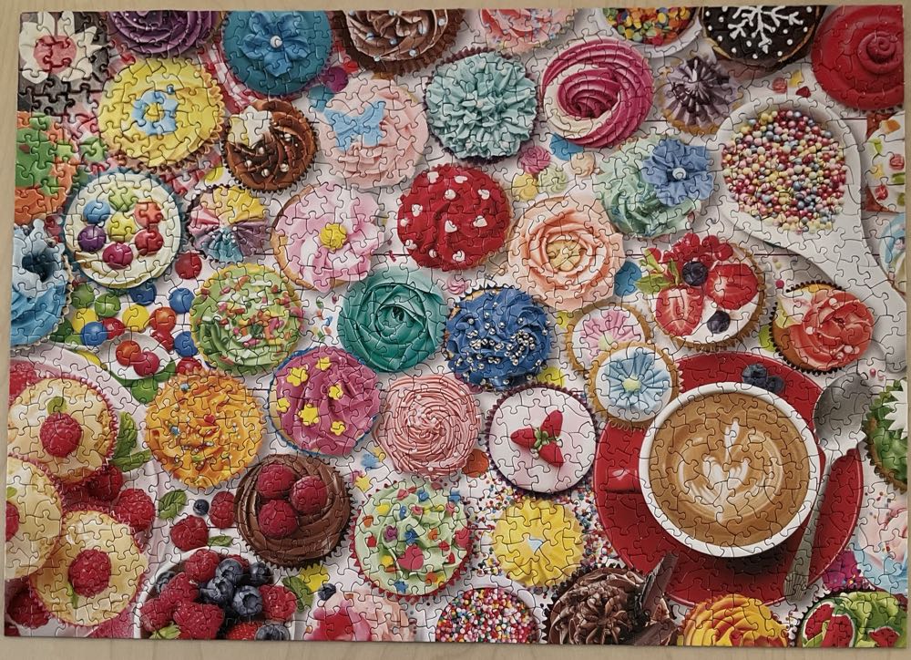 Cupcake Party - Eurographics puzzle collectible [Barcode 628136656047] - Main Image 2