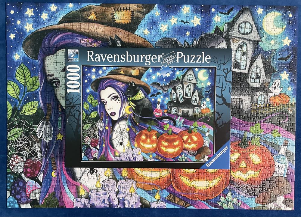 Halloween Magic - Ravensburger puzzle collectible - Main Image 4