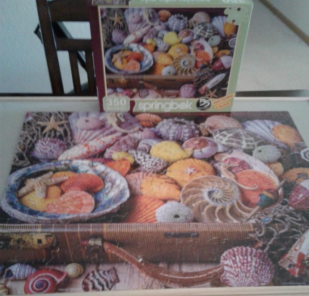 Vacation Treasures - Springbok puzzle collectible [Barcode 091683500444] - Main Image 3