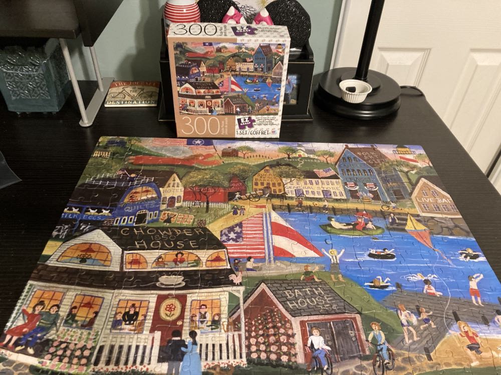 Summertime Spirit Village - Milton Bradley puzzle collectible [Barcode 778988185308] - Main Image 2