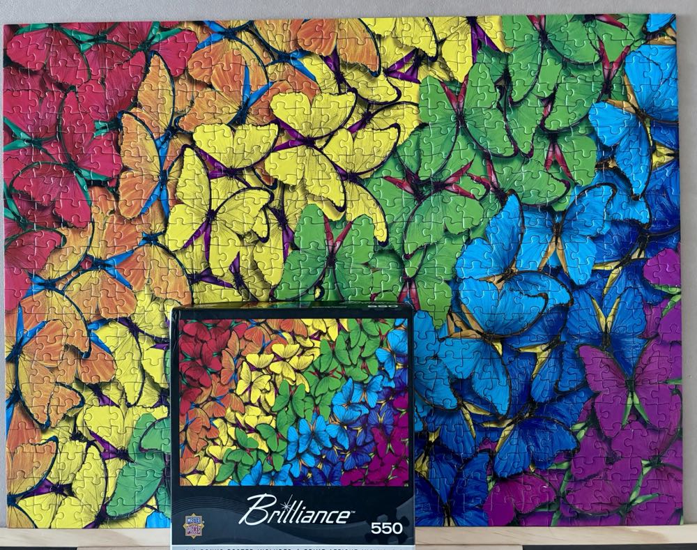 Fluttering Rainbow - Master Pieces 🇺🇸 puzzle collectible [Barcode 705988319877] - Main Image 4