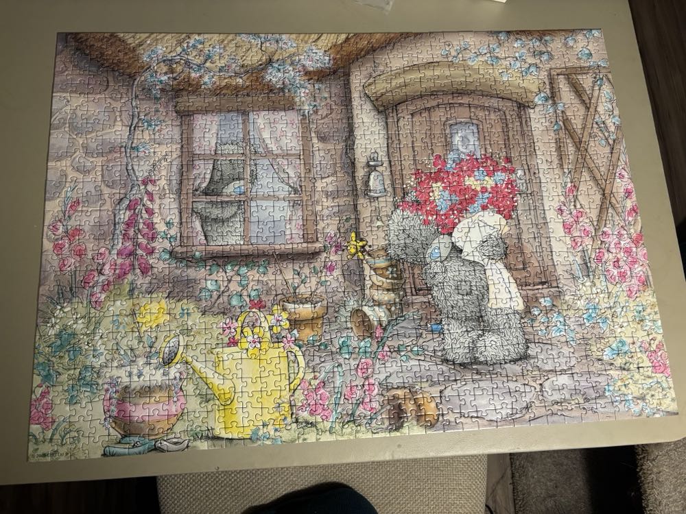 Tatty Teddy Flowers Me To You - Ravensburger puzzle collectible [Barcode 4005556192472] - Main Image 3