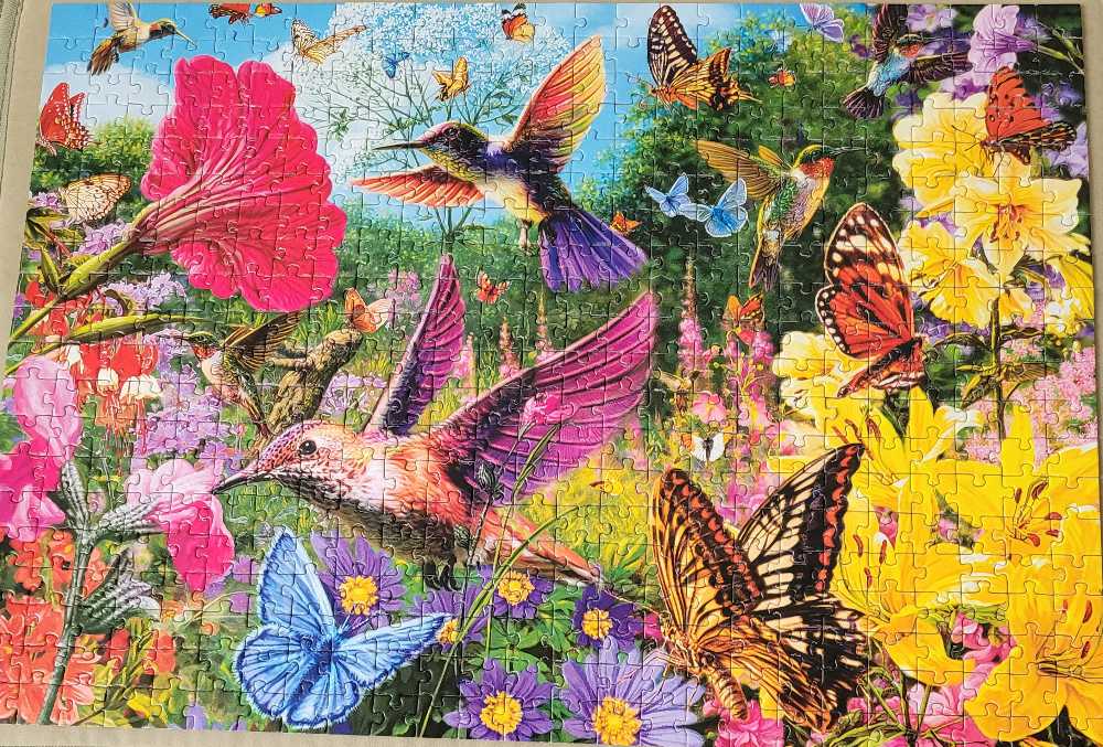 Hummingbirds & Butterflies - Corner Piece puzzle collectible [Barcode 5052089296527] - Main Image 3