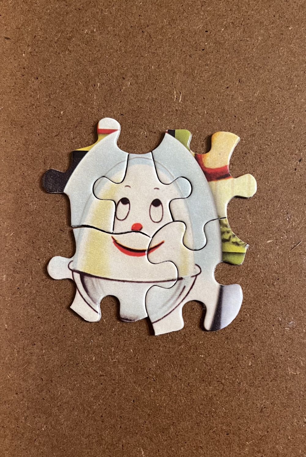 ZZ - Confessions Of A Desperate Housewife (SOLD) - White Mountain Puzzles puzzle collectible [Barcode 724819253456] - Main Image 4