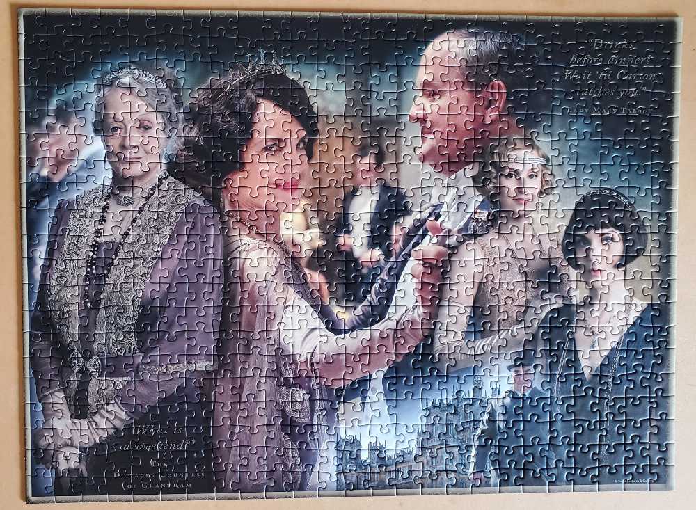 Downton Abbey - Ravensburger puzzle collectible [Barcode 4005556164226] - Main Image 2