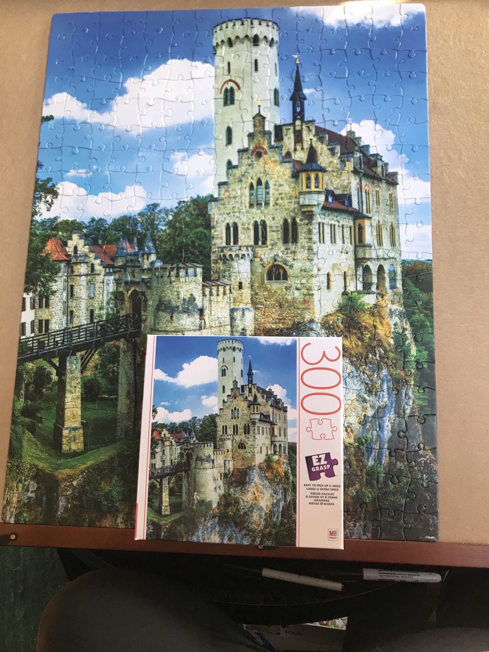 Lichtenstein Castle 🇩🇪🏰 - Milton Bradley (MB) 🇺🇸 puzzle collectible - Main Image 2