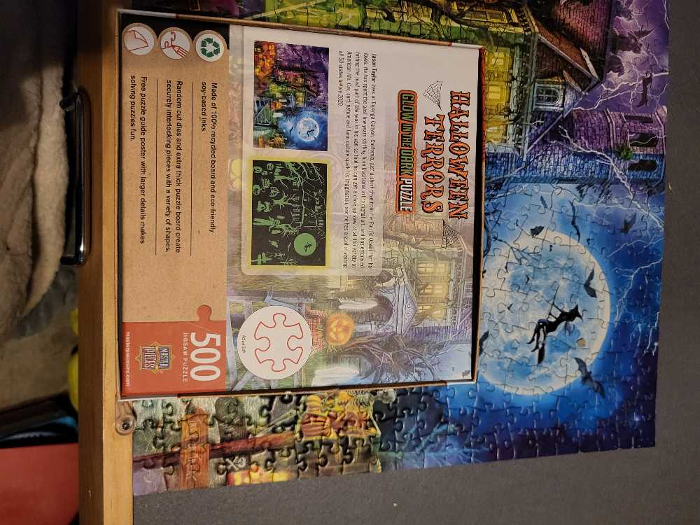 Halloween Terrors - Master Pieces puzzle collectible [Barcode 705988321856] - Main Image 4