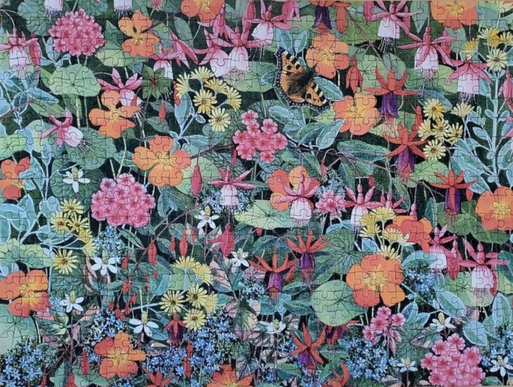 Attraction - Pomegranate puzzle collectible [Barcode 9780764982354] - Main Image 3