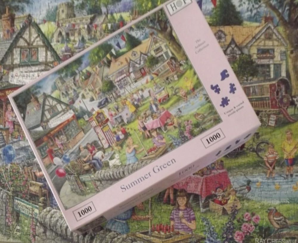 Summer Green - Hop puzzle collectible [Barcode 5060002002940] - Main Image 4