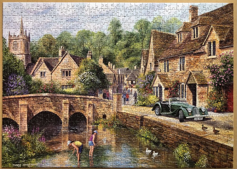 Castle Combe - Gibsons puzzle collectible [Barcode 5012269060706] - Main Image 3