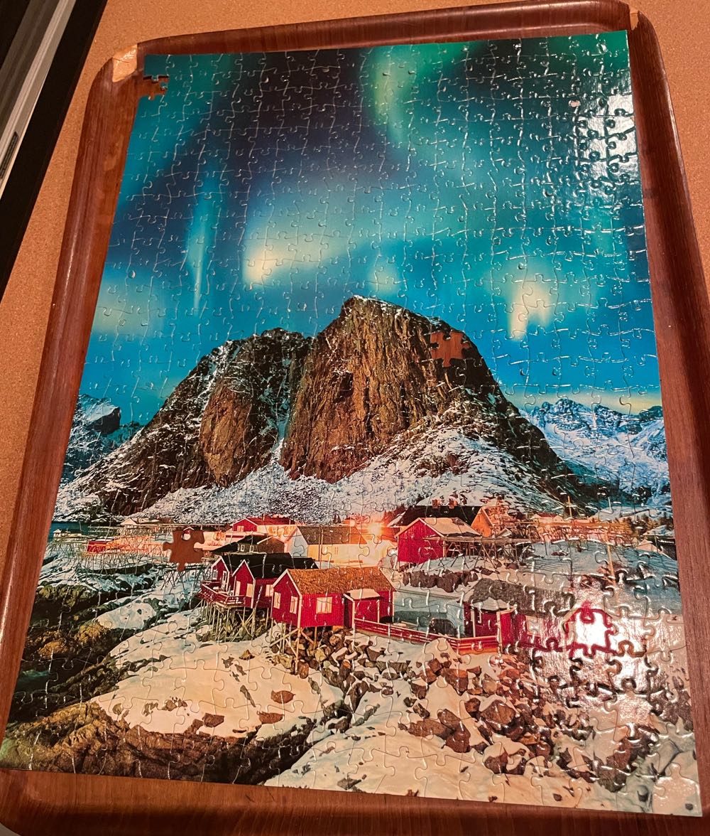 Norway Aurora -  Buffalo puzzle collectible [Barcode 079346031085] - Main Image 3