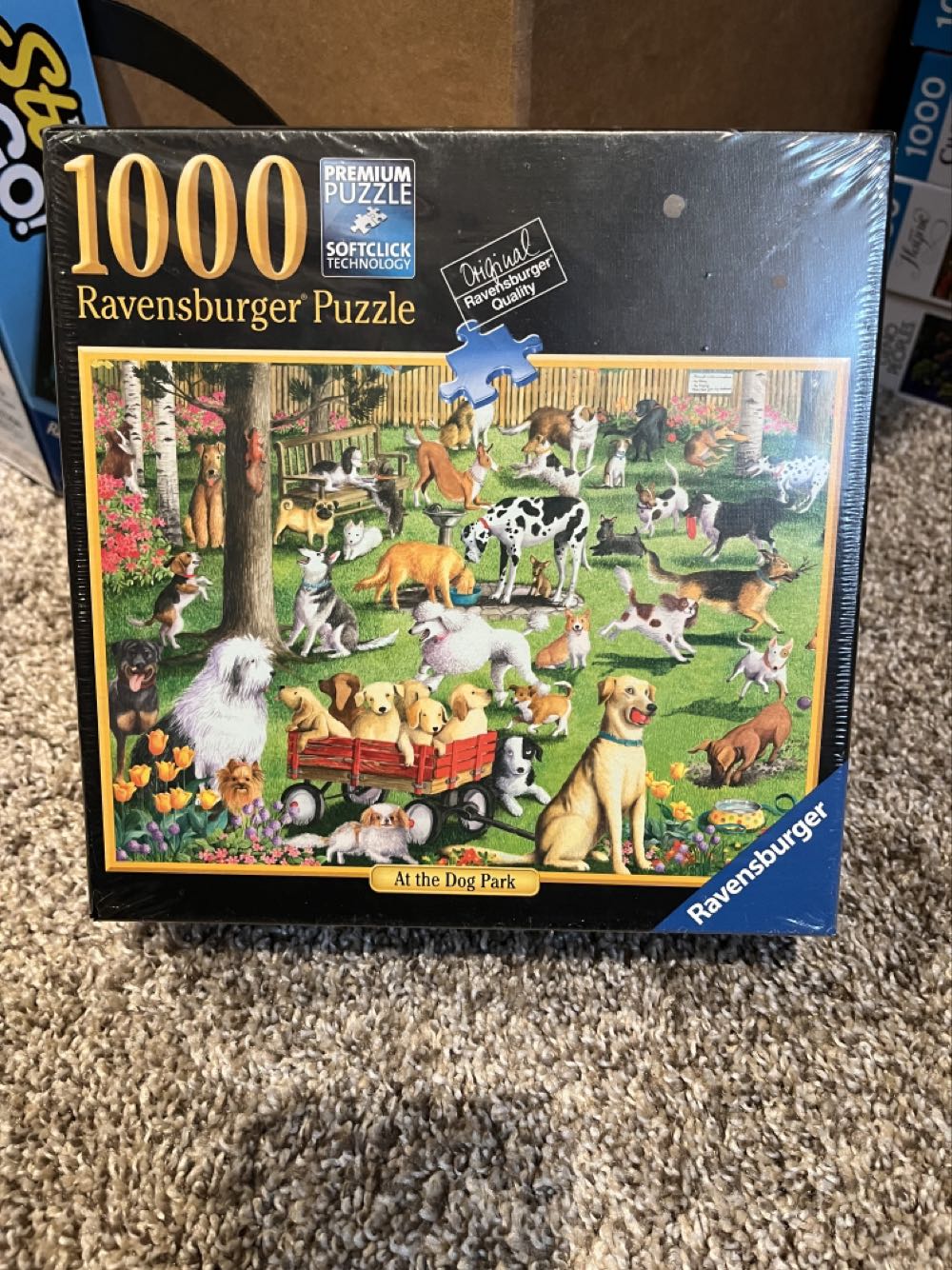 At The Dog Park - Ravensburger puzzle collectible [Barcode 4005556823680] - Main Image 3
