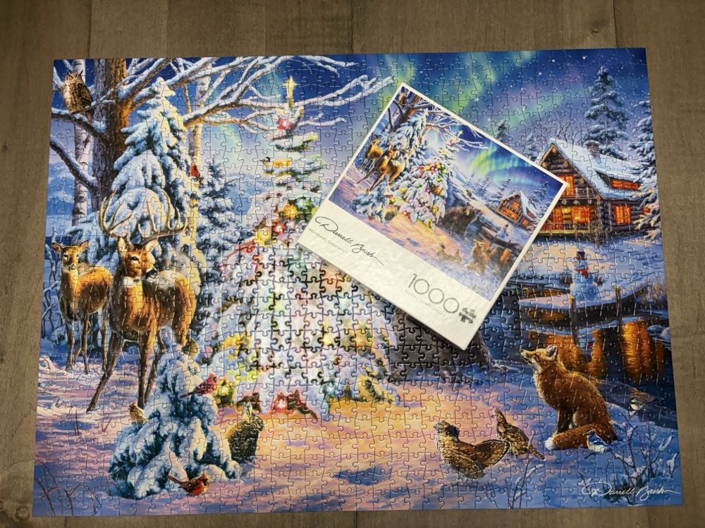 Woodland Christmas (UV)  - Buffalo puzzle collectible [Barcode 079346112494] - Main Image 3
