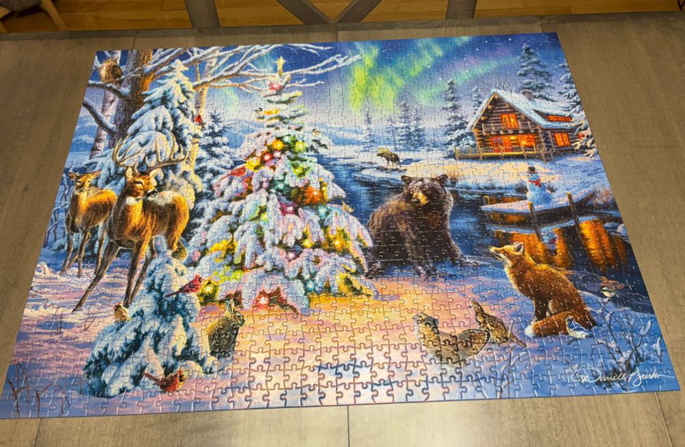 Woodland Christmas (UV)  - Buffalo puzzle collectible [Barcode 079346112494] - Main Image 4