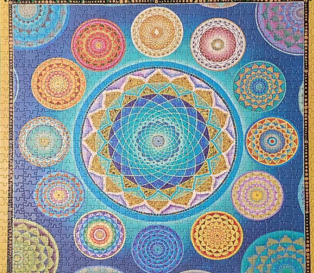 Mandala World - Pomegranate puzzle collectible [Barcode 9780764973987] - Main Image 3