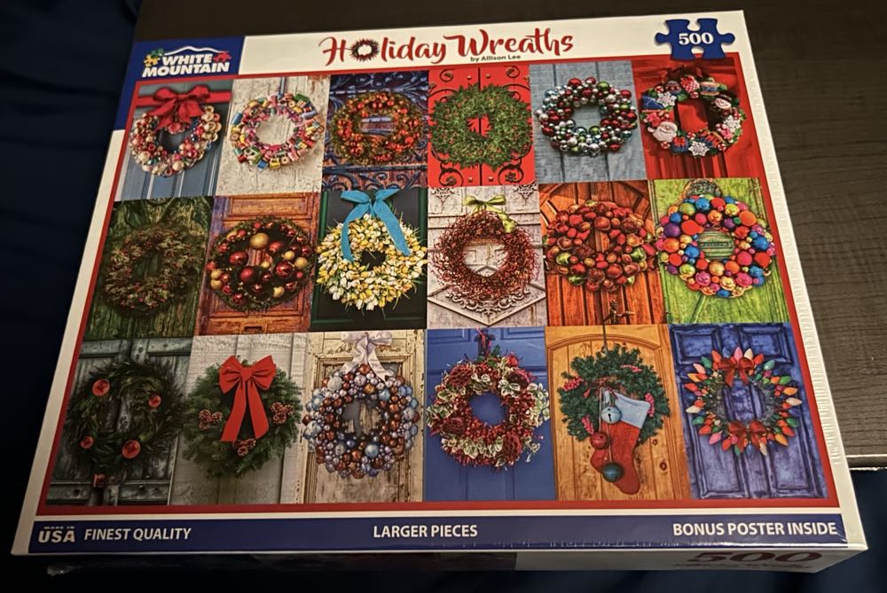 Holiday Wreaths - White Mountain puzzle collectible [Barcode 724819260102] - Main Image 3