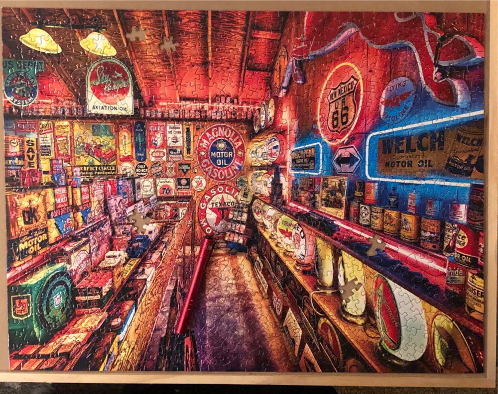 Car Pump Shop - Master Pieces puzzle collectible [Barcode 705988315794] - Main Image 2