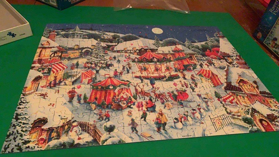 The Christmas Fair - Ravensburger puzzle collectible [Barcode 4005556152766] - Main Image 3