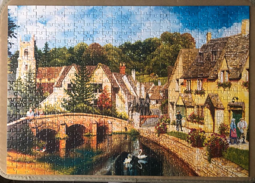 Castle Combe - Corner Piece 🇬🇧 puzzle collectible [Barcode 5052089293403] - Main Image 2