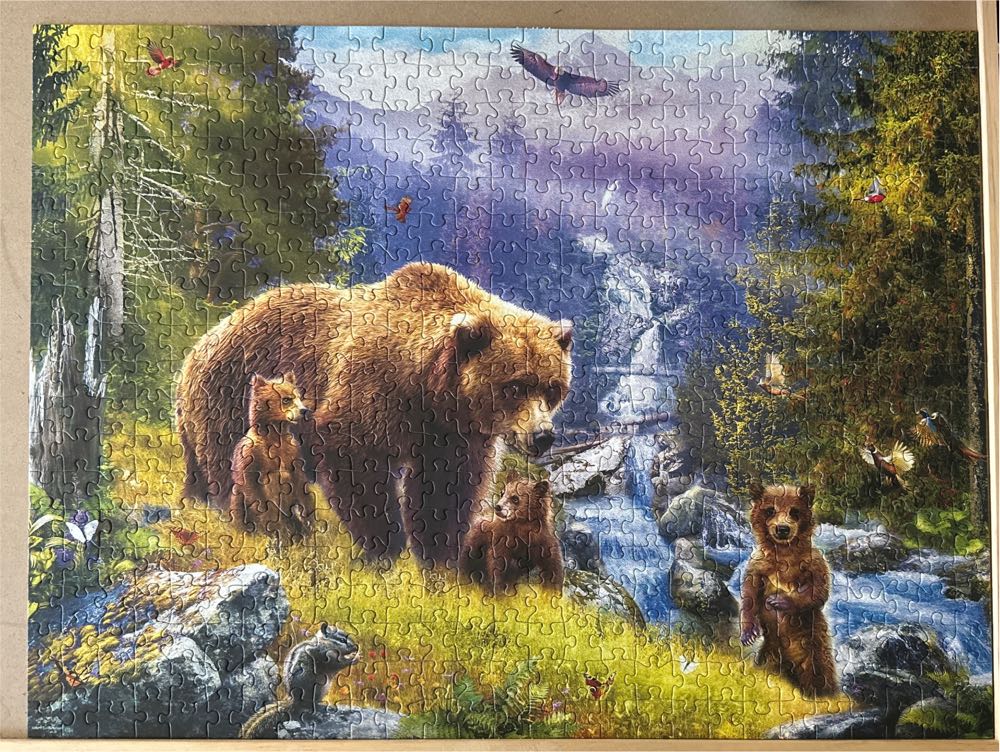Grizzly Cubs - EuroGraphics puzzle collectible [Barcode 628136355469] - Main Image 2