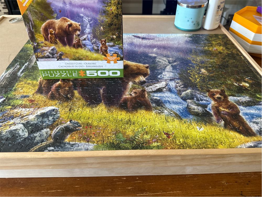 Grizzly Cubs - EuroGraphics puzzle collectible [Barcode 628136355469] - Main Image 4