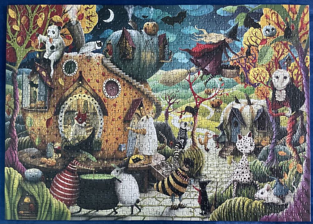 Happy Halloween (No. 16913 9) - Ravensburger puzzle collectible - Main Image 3