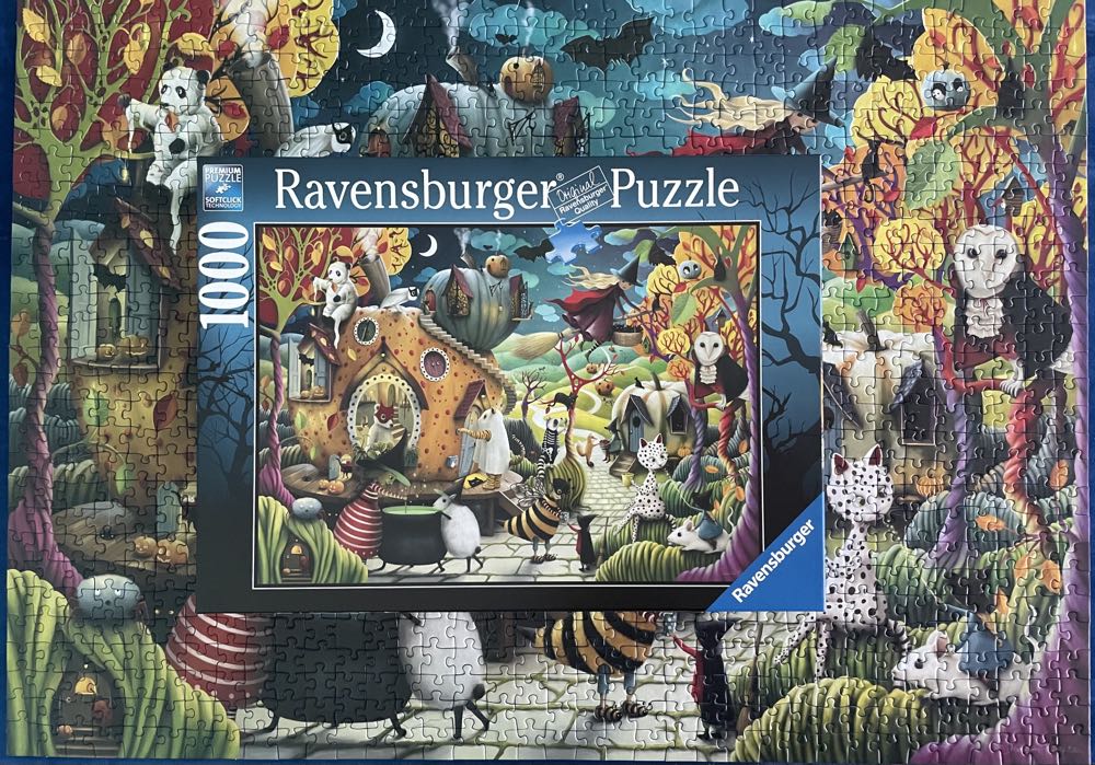 Happy Halloween (No. 16913 9) - Ravensburger puzzle collectible - Main Image 4