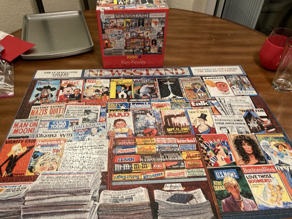 Great Magazine Covers - Ceaco puzzle collectible [Barcode 021081033473] - Main Image 2