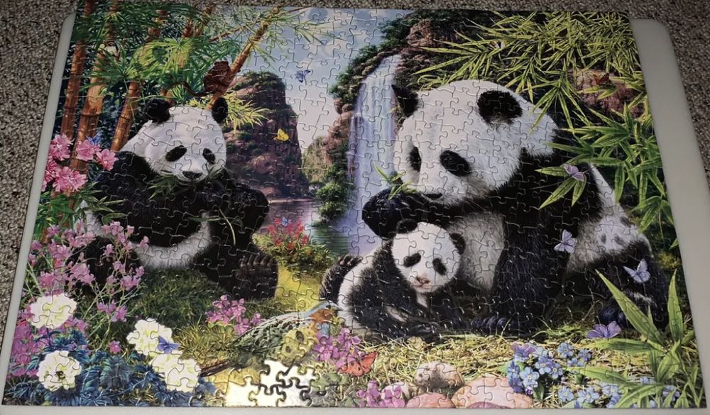 Shangri La (Pandas) 💎 - MasterPieces puzzle collectible [Barcode 705988317453] - Main Image 3
