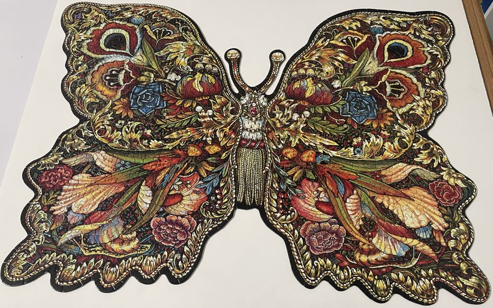 Royal Wings - 794, 3/8/25 -SOLD - Bits & Pieces puzzle collectible [Barcode 704812601904] - Main Image 2