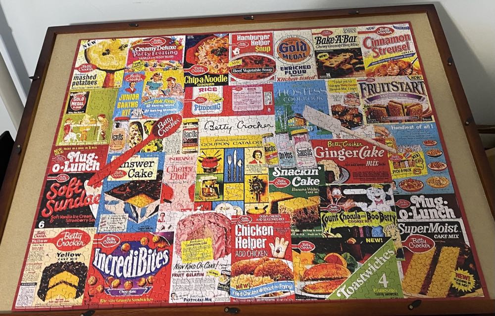 Betty Crocker - White Mountain puzzle collectible [Barcode 724819259595] - Main Image 3