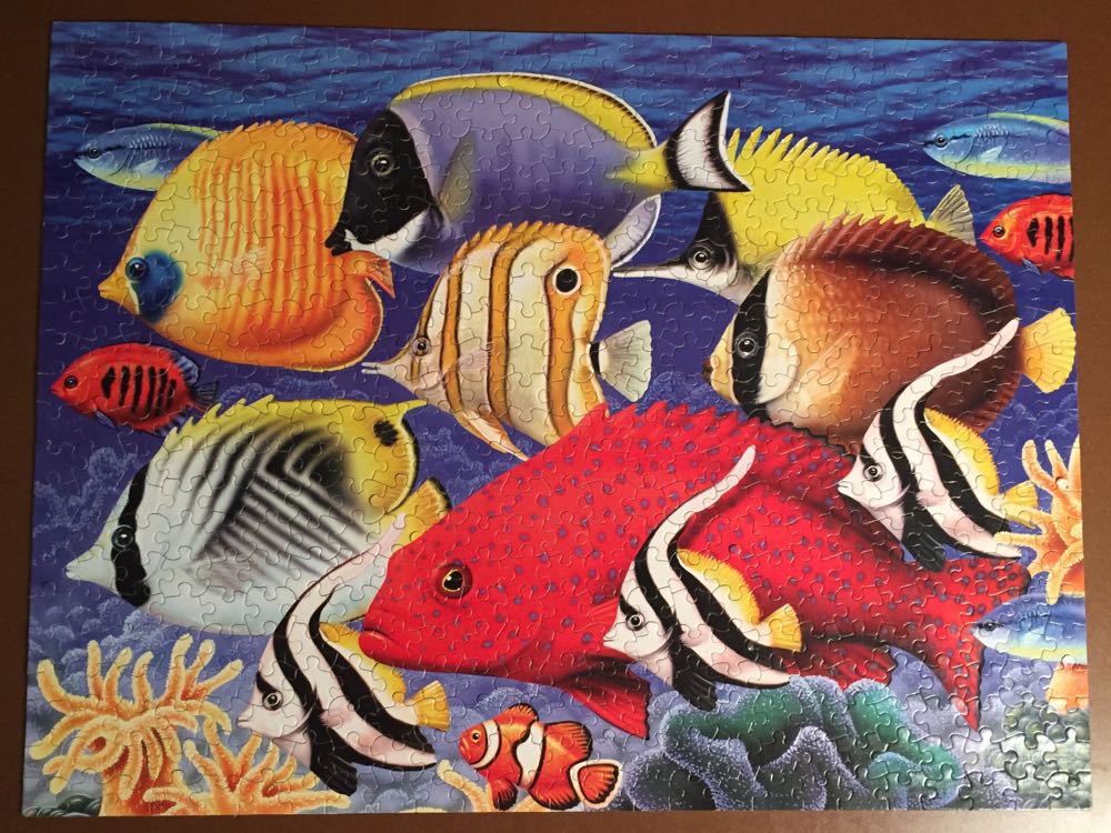 Coral Fish - White Mountain puzzle collectible [Barcode 724819248827] - Main Image 2