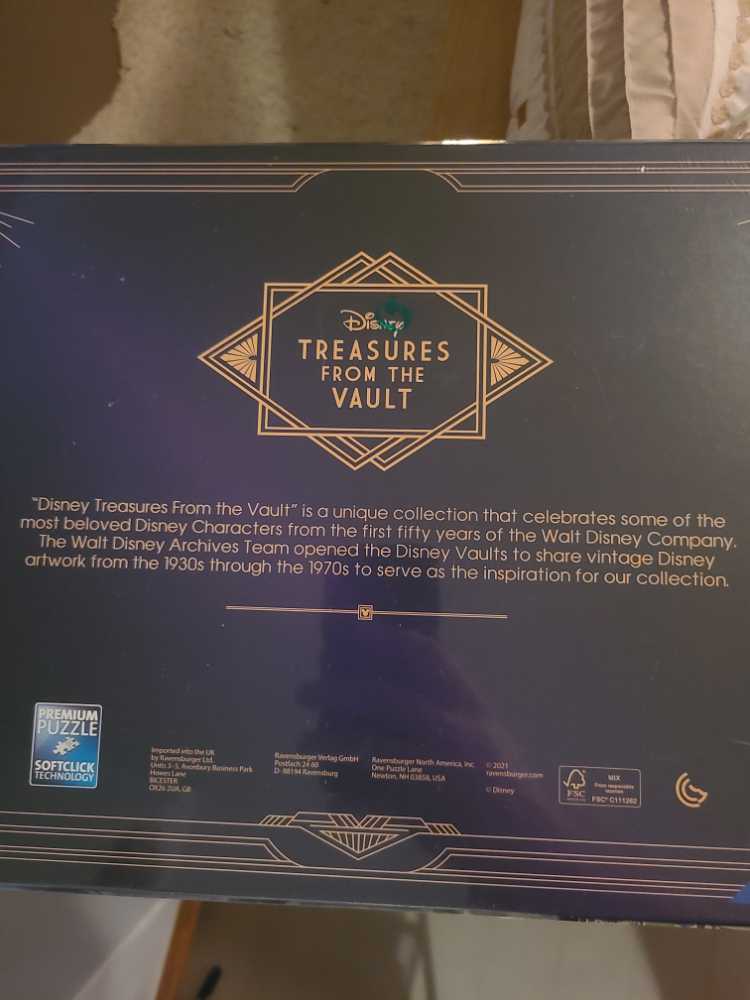 Disney - Goofy Posters Collage - Ravensburger puzzle collectible [Barcode 4005556168552] - Main Image 2