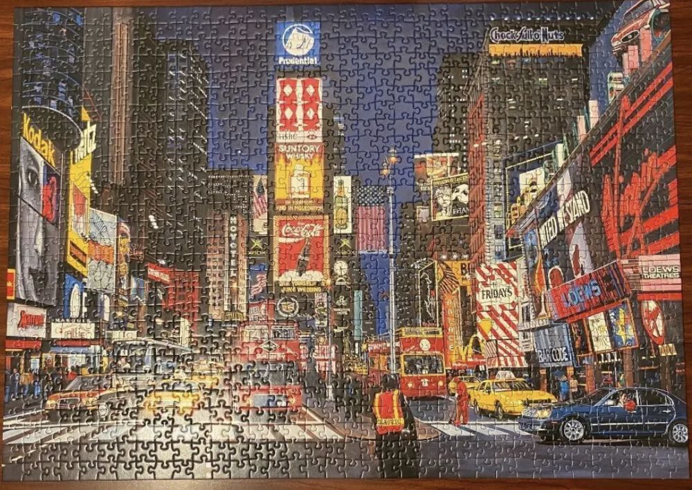 Times Square, NYC - Ravensburger puzzle collectible [Barcode 4005556824304] - Main Image 2