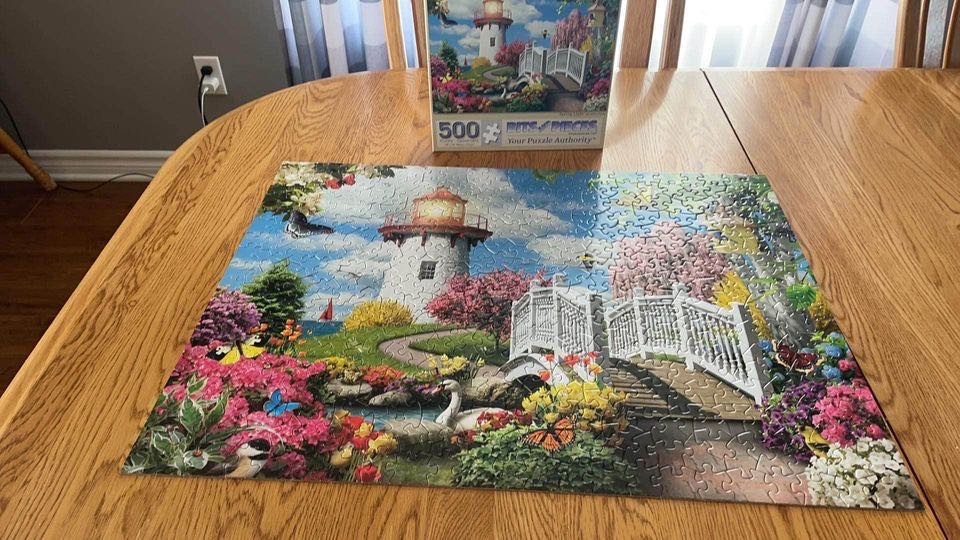 Spring Light - Bits & Pieces puzzle collectible [Barcode 192949006837] - Main Image 2