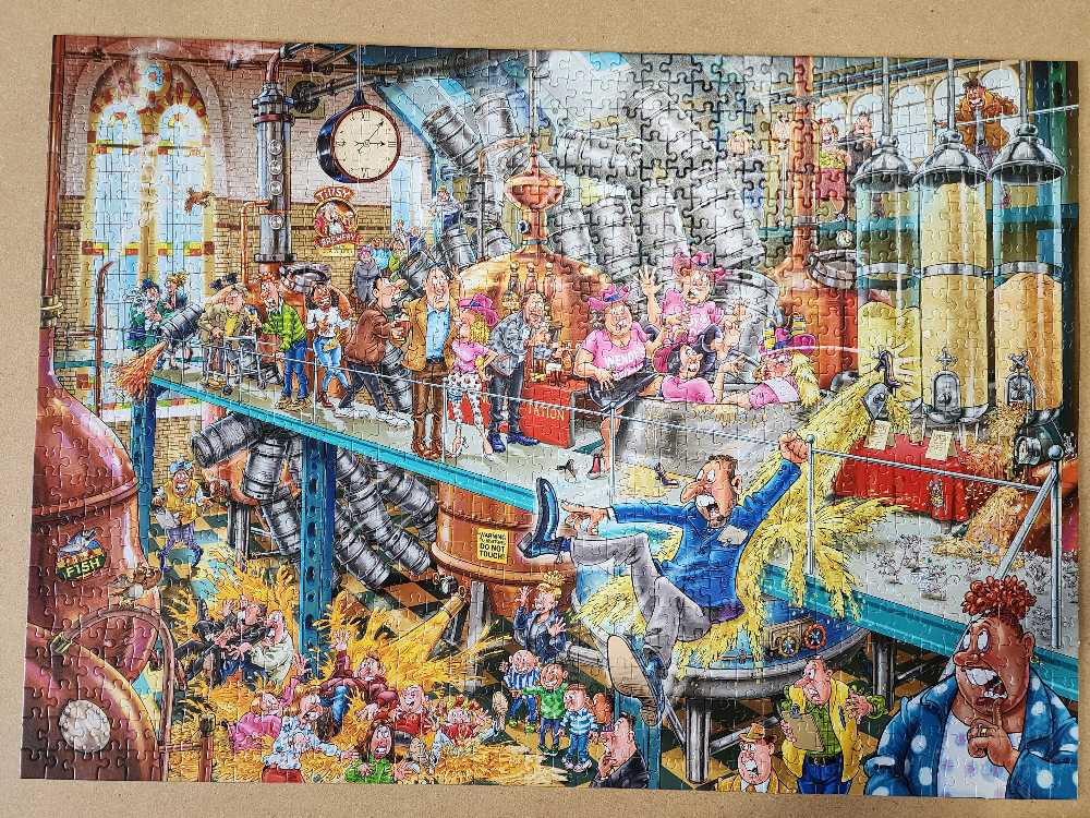 Wasgij #21 Trouble Brewing - Jumbo puzzle collectible [Barcode 8710126250068] - Main Image 2