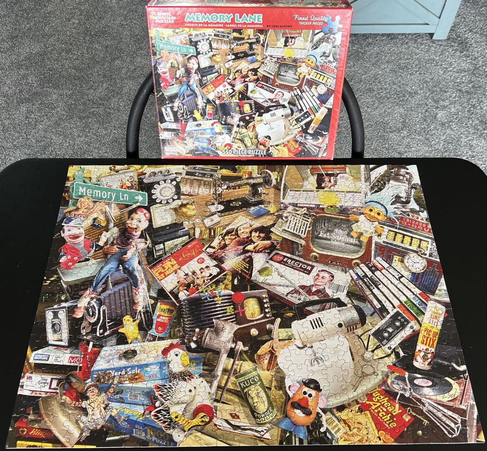 Memory Lane - White Mountain puzzle collectible [Barcode 724819257102] - Main Image 3