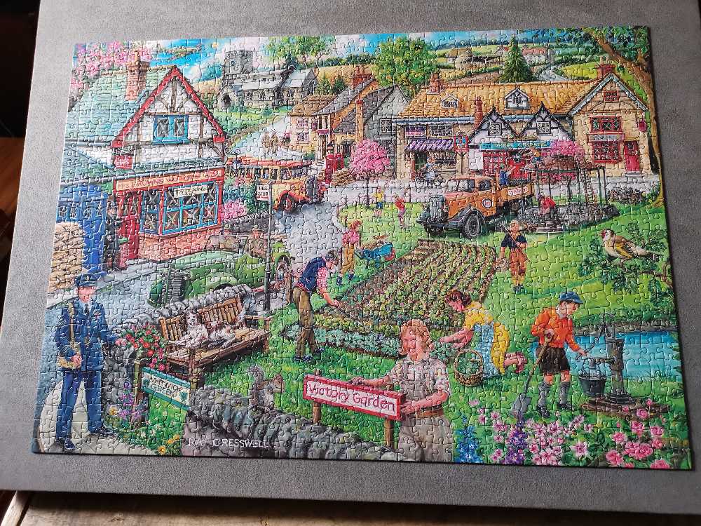 Wartime Green - HOP 🇬🇧 puzzle collectible [Barcode 5060002004296] - Main Image 2