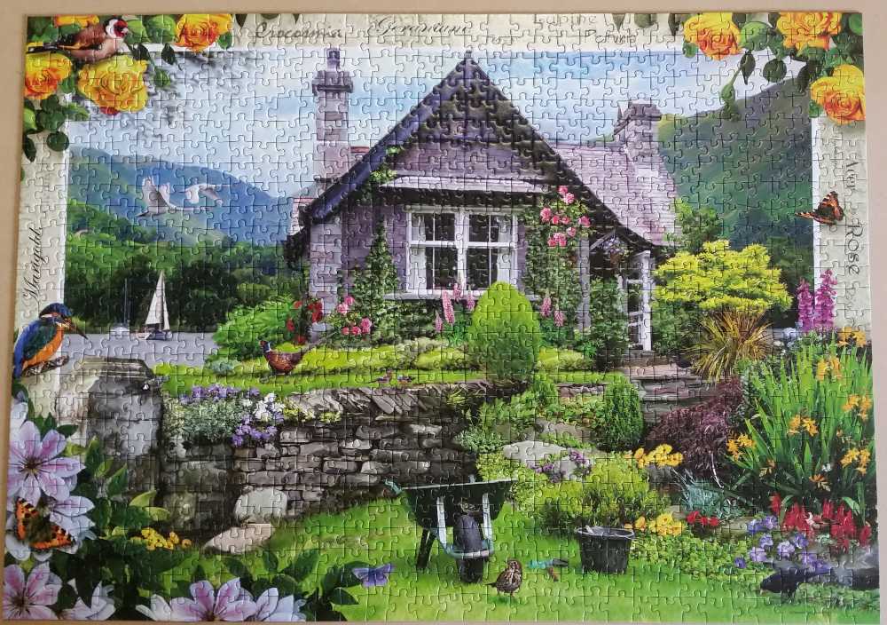 Country Cottage No. 4 - Lakeland Cottage - Ravensburger puzzle collectible [Barcode 4005556192465] - Main Image 2