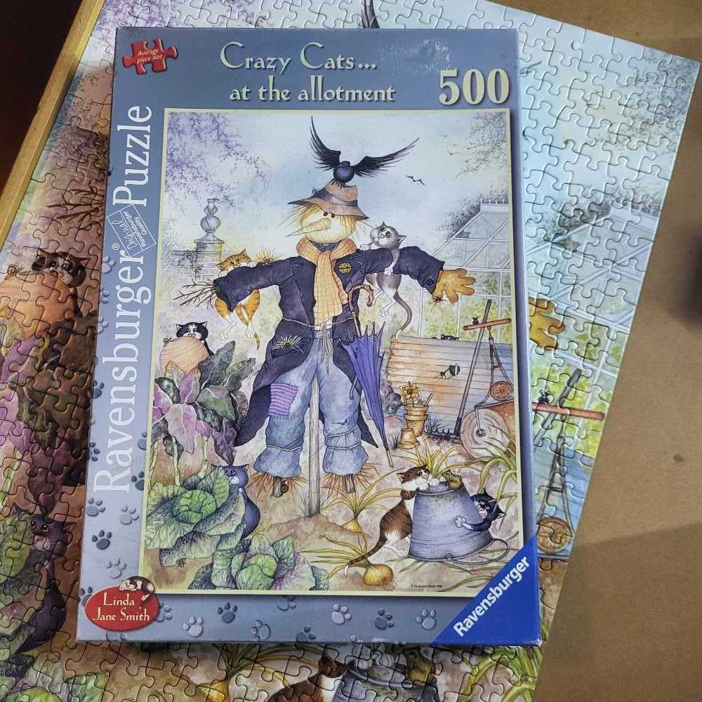 Crazy Cats at The Allotment - Ravensburger puzzle collectible [Barcode 4005556146253] - Main Image 4