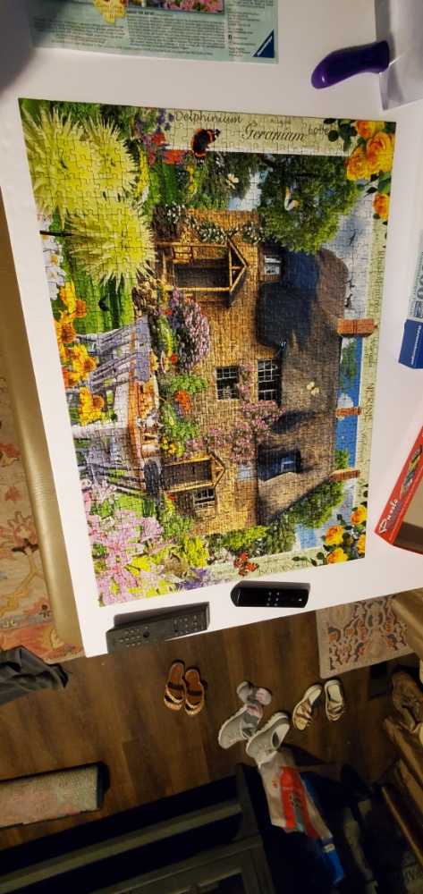 Country Cottage No. 14: Baker’s Cottage - Ravensburger puzzle collectible [Barcode 4005556168736] - Main Image 3