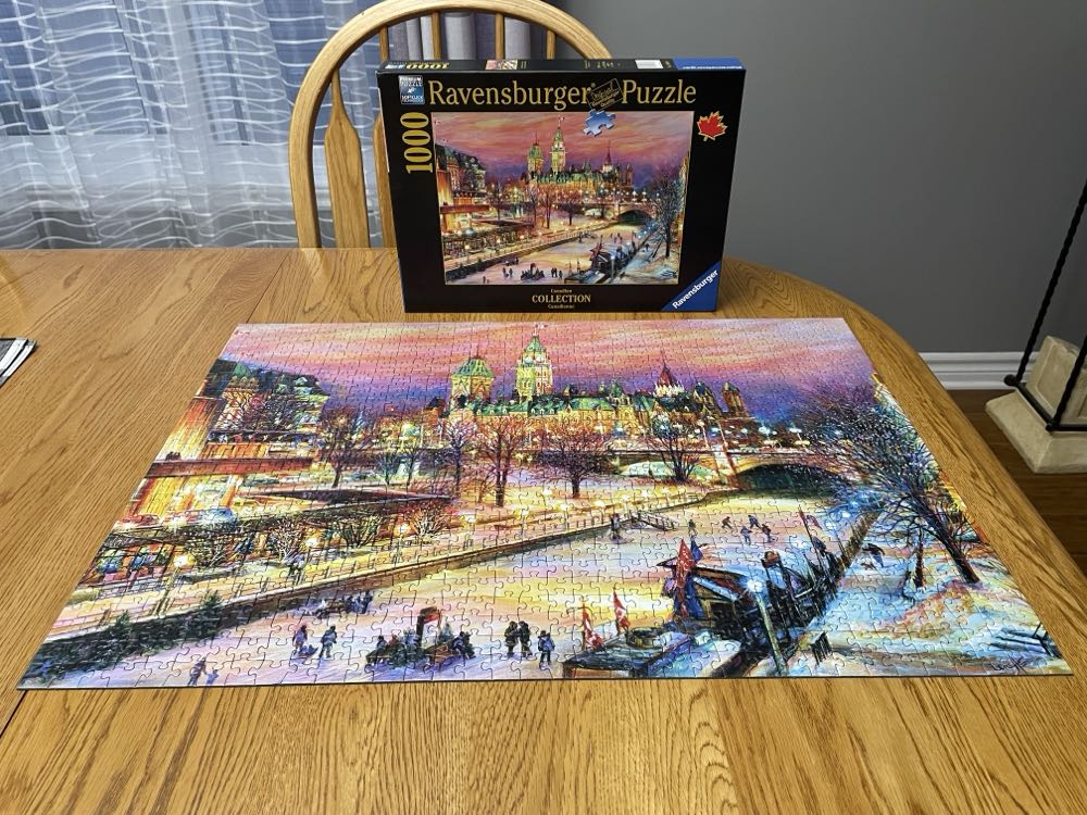 Ottawa Winterlude Festival - Ravensburger puzzle collectible [Barcode 4005556198689] - Main Image 2
