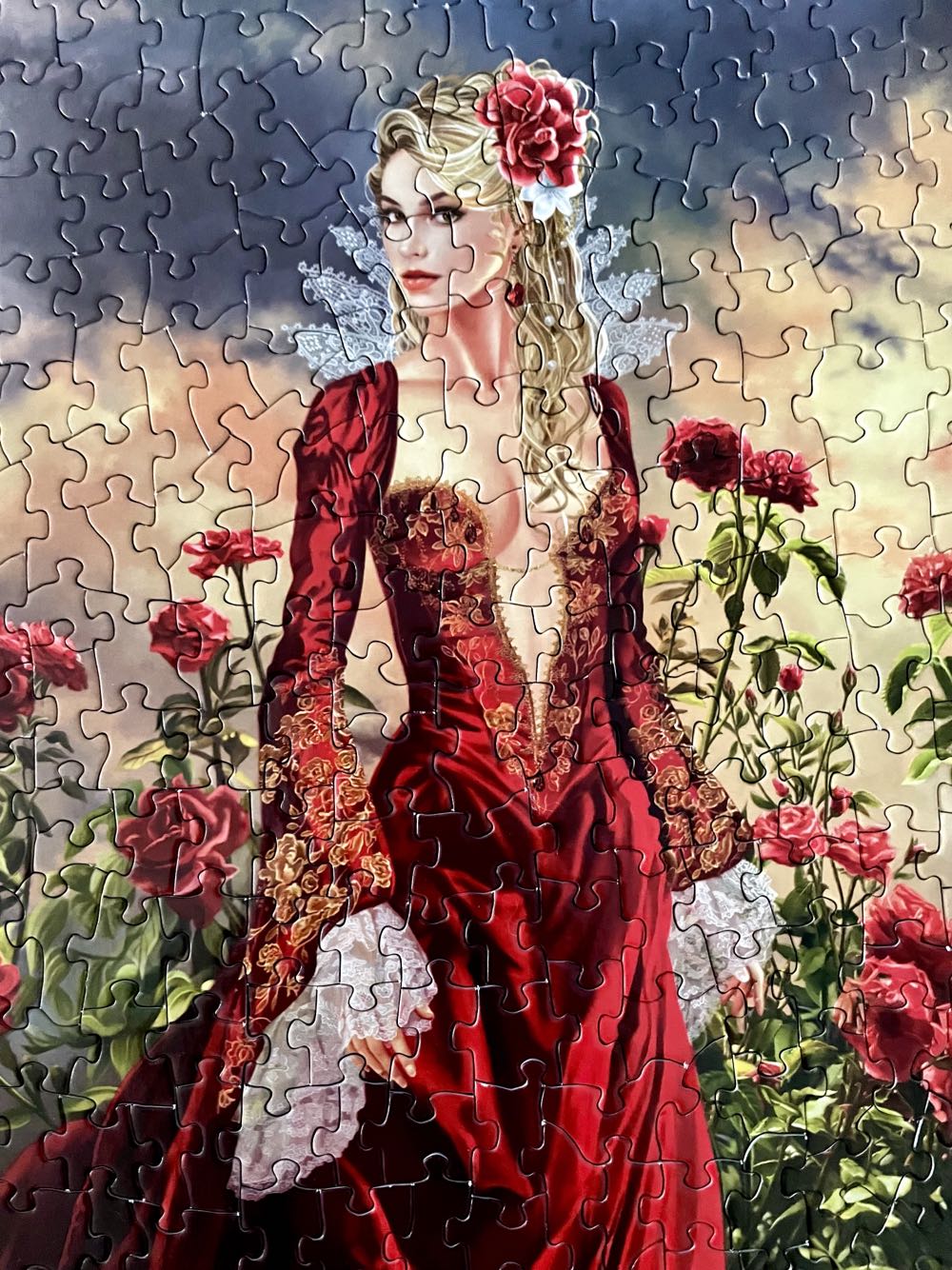 Concubine - SunsOut puzzle collectible [Barcode 796780676923] - Main Image 3
