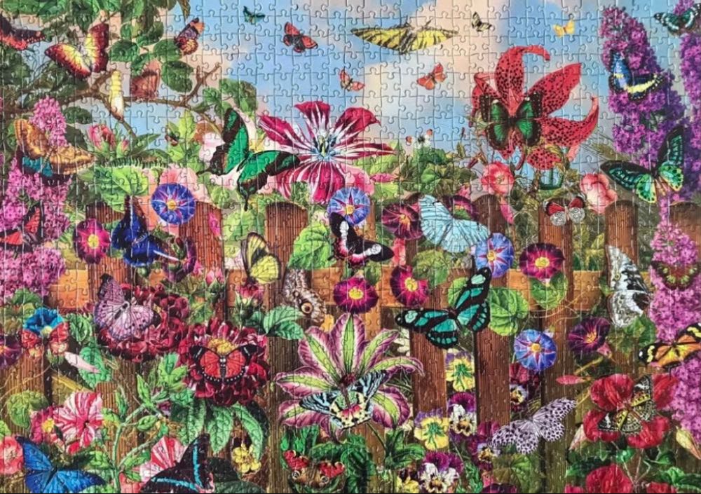 Butterfly Garden - WHSMITH puzzle collectible [Barcode 5013872029265] - Main Image 3