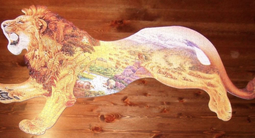 Silhouette Lion - Ravensburger puzzle collectible [Barcode 4047601901875] - Main Image 3