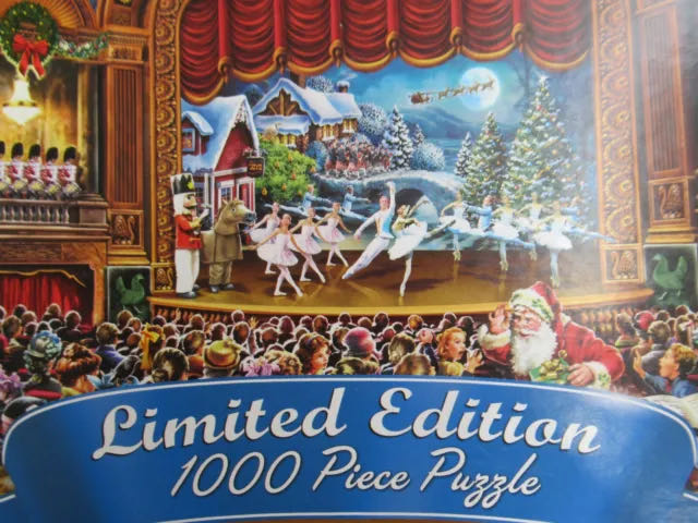 *A Festive Spectacular - Waddingtons puzzle collectible [Barcode 5036905019767] - Main Image 2
