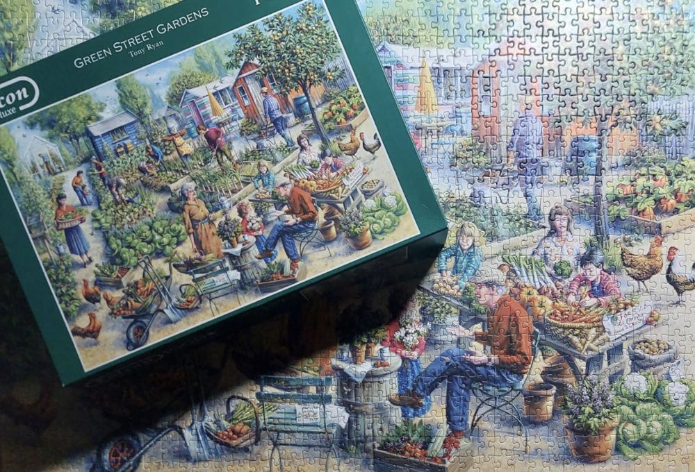 Green Street Gardens - Falcon de luxe puzzle collectible [Barcode 8710126110812] - Main Image 4