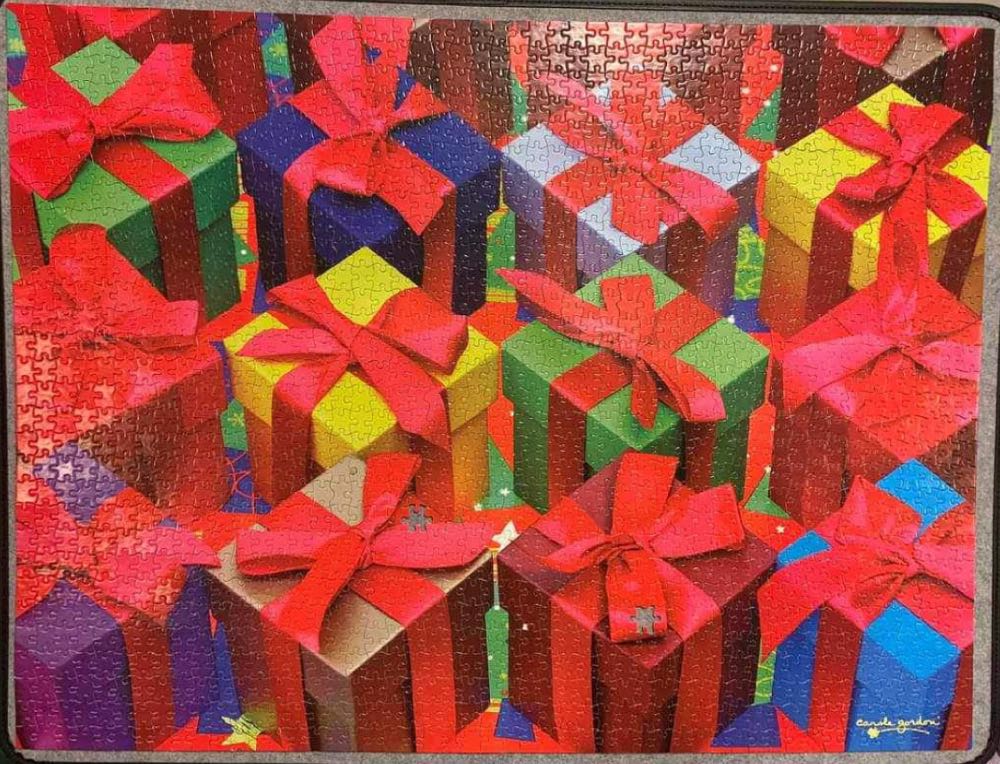 Every Day’s A Gift**-NEW! - White Mountain puzzle collectible [Barcode 724819254200] - Main Image 2