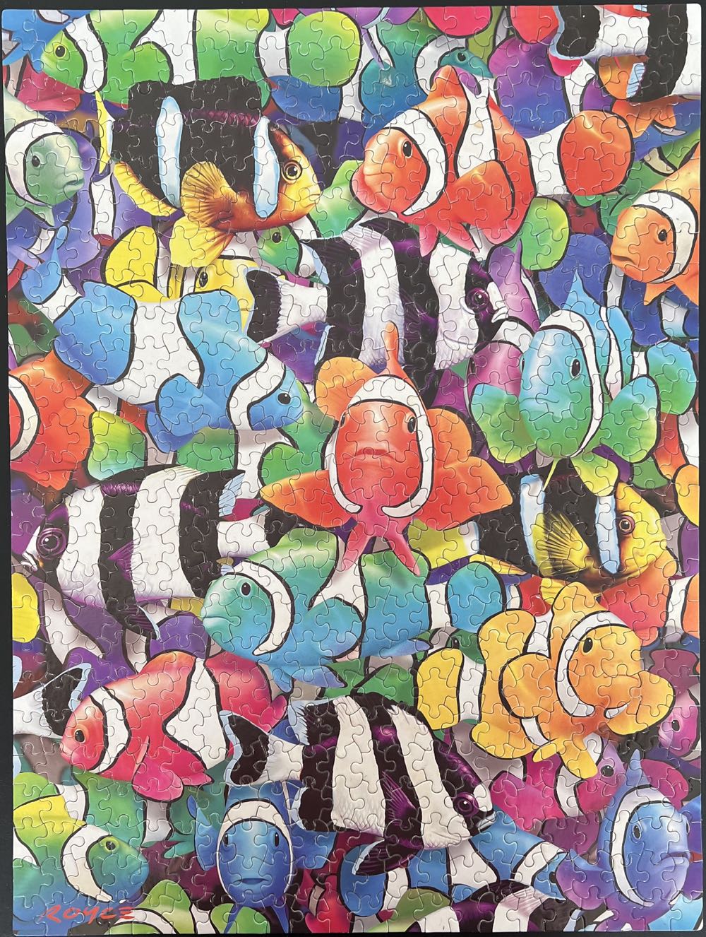Clown Fish - White Mountain puzzle collectible [Barcode 724819249367] - Main Image 2